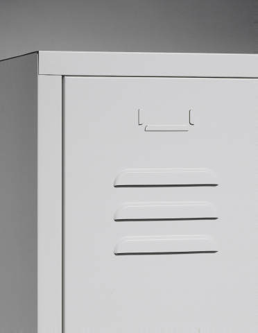 C+P Garderobe Classic met ventilatiesleuven en 4 compartimenten, vakbreedte 400 mm  L