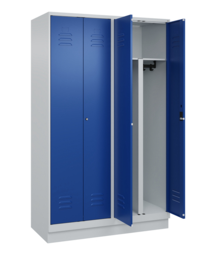 C+P Locker met zitbank Classic Plus voor scheiding van kleding, vakbreedte 300 mm  L