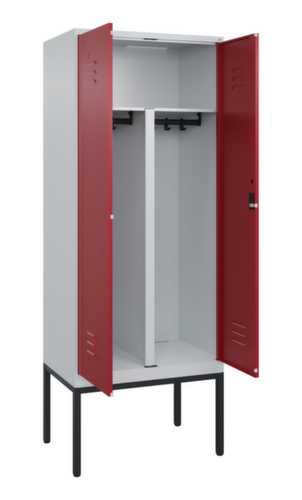 C+P Locker met zitbank Classic Plus voor scheiding van kleding, vakbreedte 400 mm  L