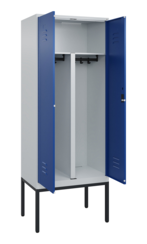 C+P Locker met zitbank Classic Plus voor scheiding van kleding, vakbreedte 400 mm  L