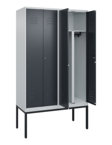 C+P Locker met zitbank Classic Plus voor scheiding van kleding, vakbreedte 300 mm  L