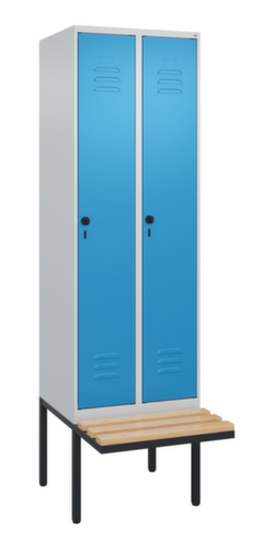 C+P Locker met zitbank Classic Plus voor scheiding van kleding, vakbreedte 300 mm