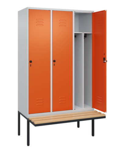 C+P Locker met zitbank Classic Plus voor scheiding van kleding, vakbreedte 400 mm  L