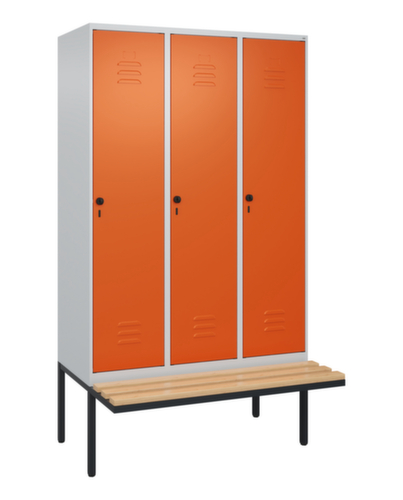 C+P Locker met zitbank Classic Plus voor scheiding van kleding, vakbreedte 400 mm