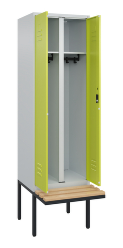 C+P Locker met zitbank Classic Plus voor scheiding van kleding, vakbreedte 300 mm  L