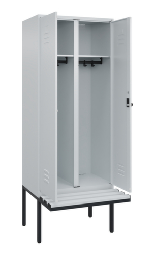 C+P Locker met zitbank Classic Plus voor scheiding van kleding, vakbreedte 400 mm  L