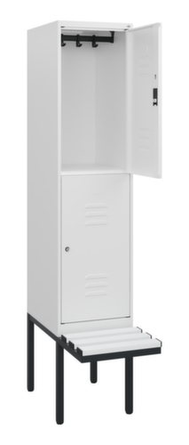 C+P dubbeldekse locker Classic Plus met bank, vakbreedte 400 mm  L