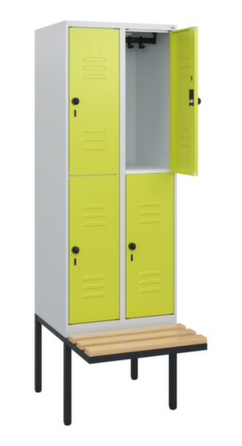 C+P dubbeldekse locker Classic Plus met bank, vakbreedte 300 mm  L