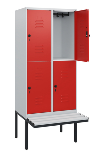 C+P dubbeldekse locker Classic Plus met bank, vakbreedte 400 mm  L