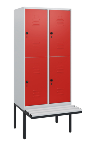 C+P dubbeldekse locker Classic Plus met bank, vakbreedte 400 mm