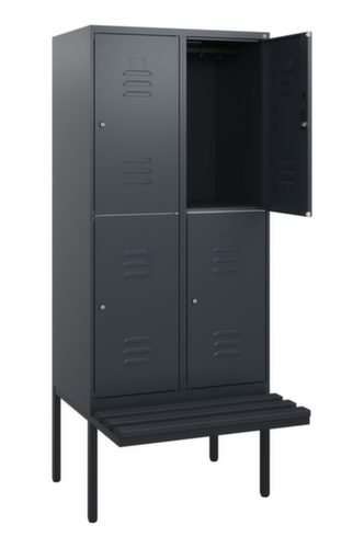 C+P dubbeldekse locker Classic Plus met bank, vakbreedte 400 mm  L