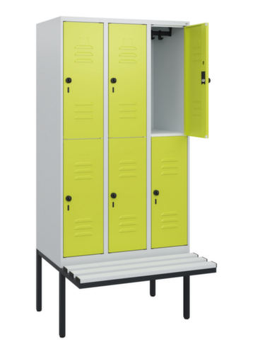 C+P dubbeldekse locker Classic Plus met bank, vakbreedte 300 mm  L