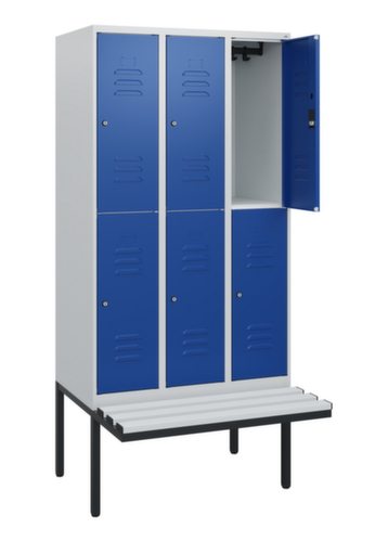 C+P dubbeldekse locker Classic Plus met bank, vakbreedte 300 mm  L