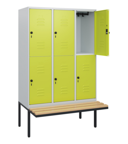 C+P dubbeldekse locker Classic Plus met bank, vakbreedte 400 mm  L