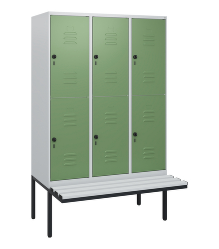 C+P dubbeldekse locker Classic Plus met bank, vakbreedte 400 mm