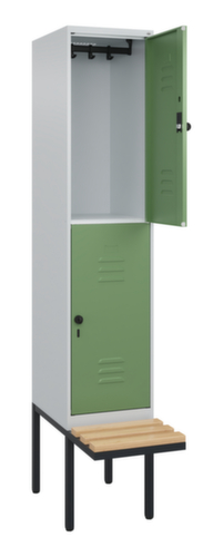 C+P dubbeldekse locker Classic Plus met bank, vakbreedte 400 mm  L