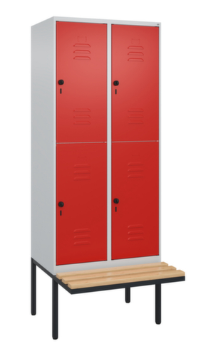 C+P dubbeldekse locker Classic Plus met bank, vakbreedte 400 mm