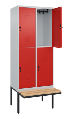 C+P dubbeldekse locker Classic Plus met bank, vakbreedte 400 mm  L