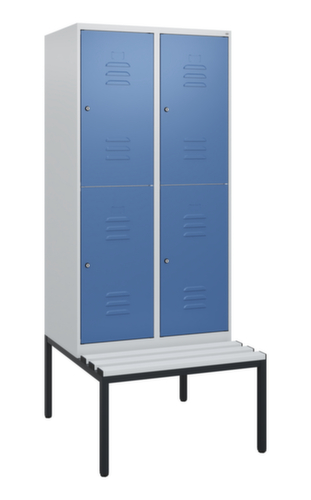 C+P dubbeldekse locker Classic Plus met bank, vakbreedte 400 mm