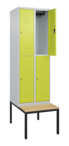 C+P dubbeldekse locker Classic Plus met bank, vakbreedte 300 mm  L