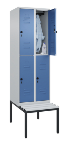 C+P dubbeldekse locker Classic Plus met bank, vakbreedte 300 mm  L