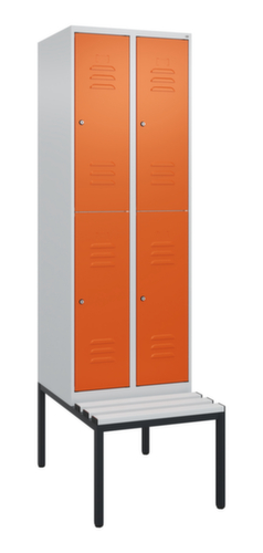 C+P dubbeldekse locker Classic Plus met bank, vakbreedte 300 mm