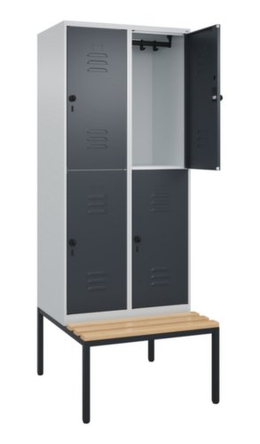 C+P dubbeldekse locker Classic Plus met bank, vakbreedte 400 mm  L