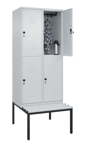 C+P dubbeldekse locker Classic Plus met bank, vakbreedte 400 mm  L