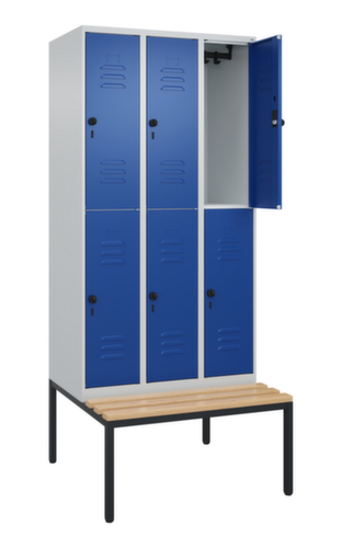 C+P dubbeldekse locker Classic Plus met bank, vakbreedte 300 mm  L