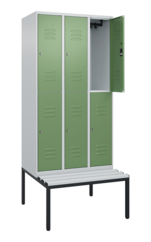 C+P dubbeldekse locker Classic Plus met bank, vakbreedte 300 mm  L