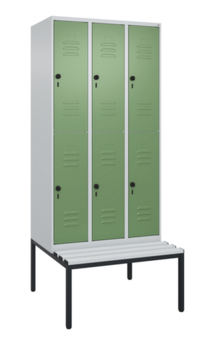 C+P dubbeldekse locker Classic Plus met bank, vakbreedte 300 mm