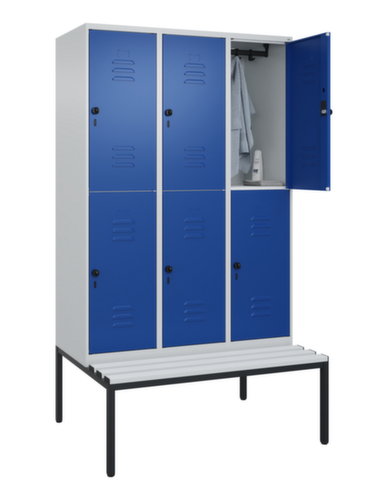 C+P dubbeldekse locker Classic Plus met bank, vakbreedte 400 mm  L