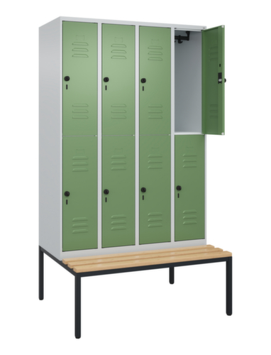 C+P dubbeldekse locker Classic Plus met bank, vakbreedte 300 mm  L