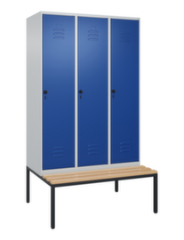 C+P Locker met zitbank Classic Plus voor scheiding van kleding, vakbreedte 400 mm